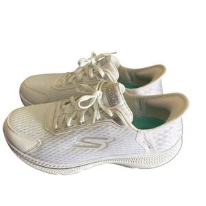 Skechers GO RUN Slip Ins  Womens 8 White Mesh Air Cooled Memory Foam